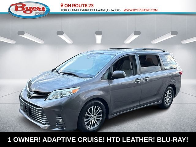 2018 Toyota Sienna XLE Premium V6 8-Passenger's photo