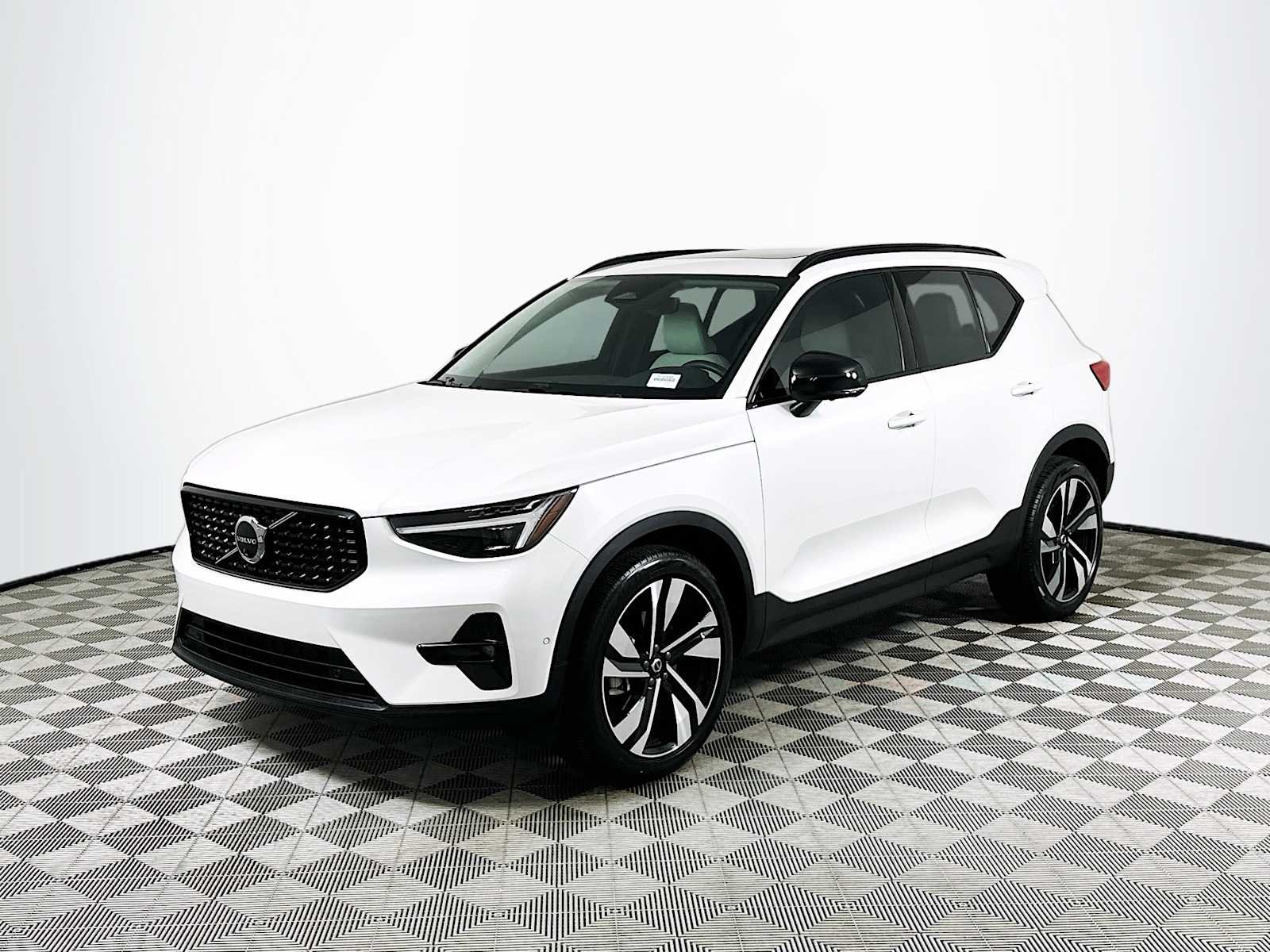 Used 2026 Crystal White Volvo Ultra image 3