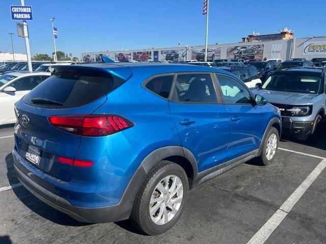 Used 2019 Blue Hyundai SE image 9