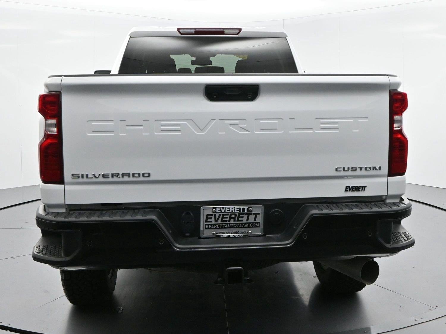 Used 2024 Summit White Chevrolet Custom image 6