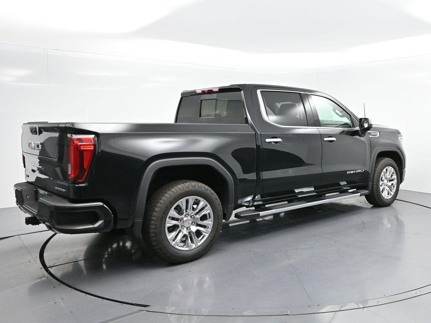 Used 2025 Onyx Black GMC Denali image 7