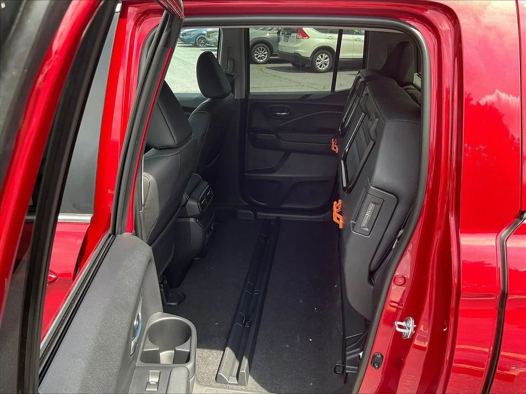 New 2026 Radiant Red Metallic II Honda RTL image 15