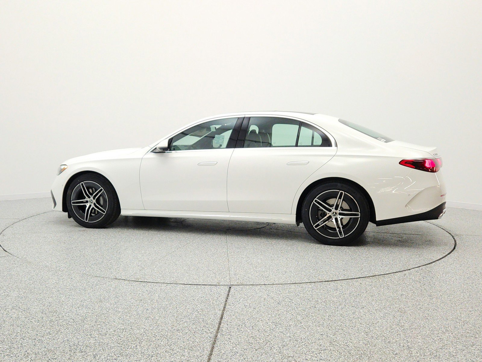 New 2026 Polar White Mercedes-Benz E 350 RWD Sedan image 37