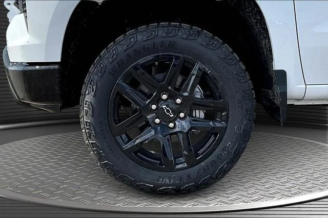 New 2026 Summit White Chevrolet LT Trail Boss image 13