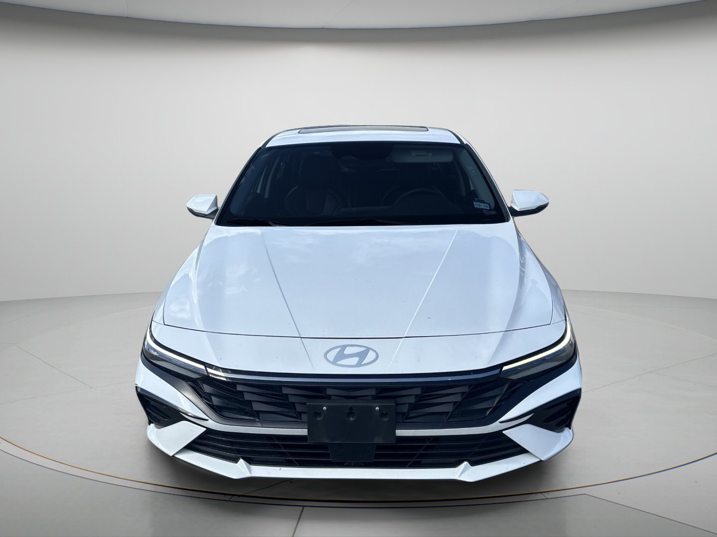 Used 2025 Serenity White Hyundai Limited image 2