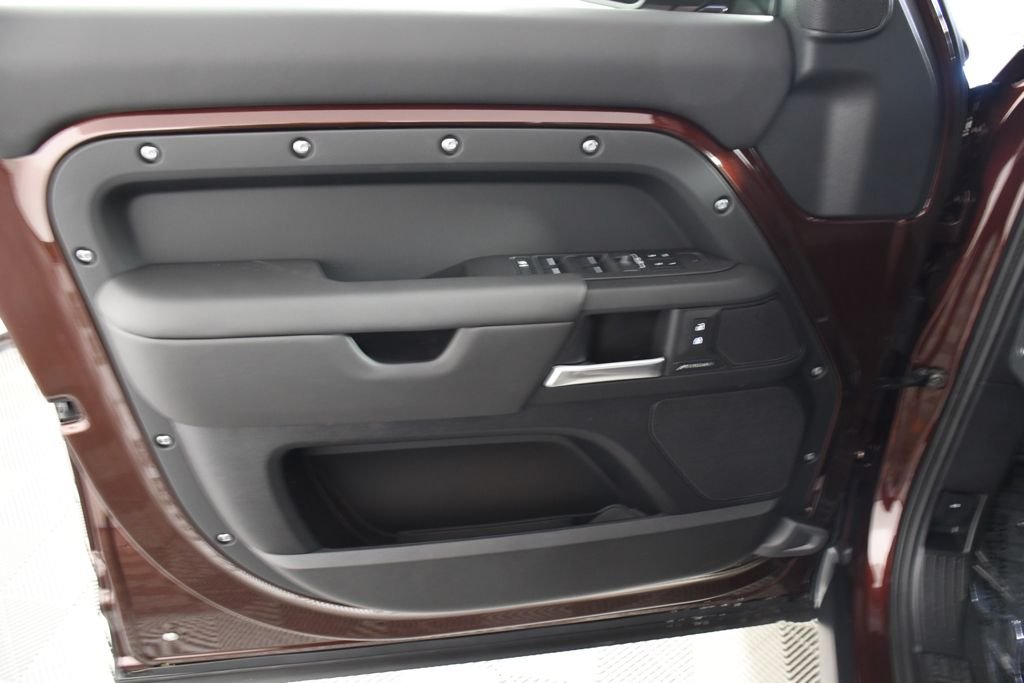 2026 Land Rover Defender S - Photo 13