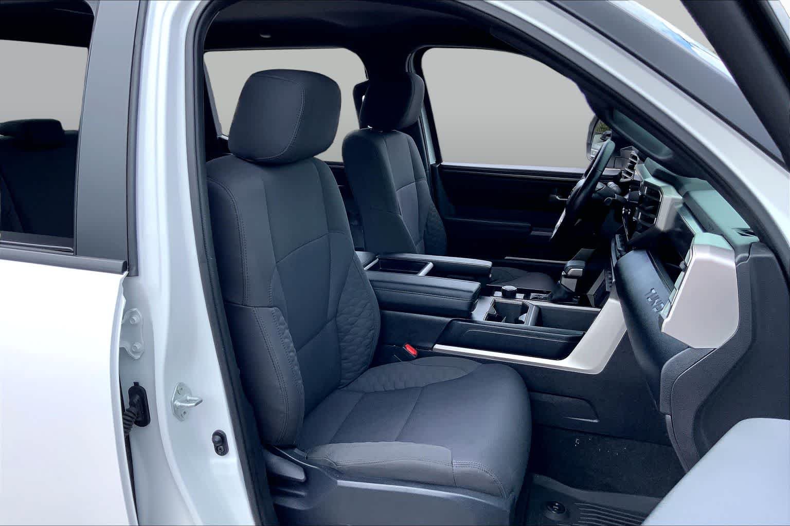 Used 2025 Ice Cap Toyota SR5 image 9