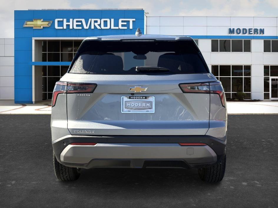 Used 2026 Sterling Gray Metallic Chevrolet FWD LT image 4