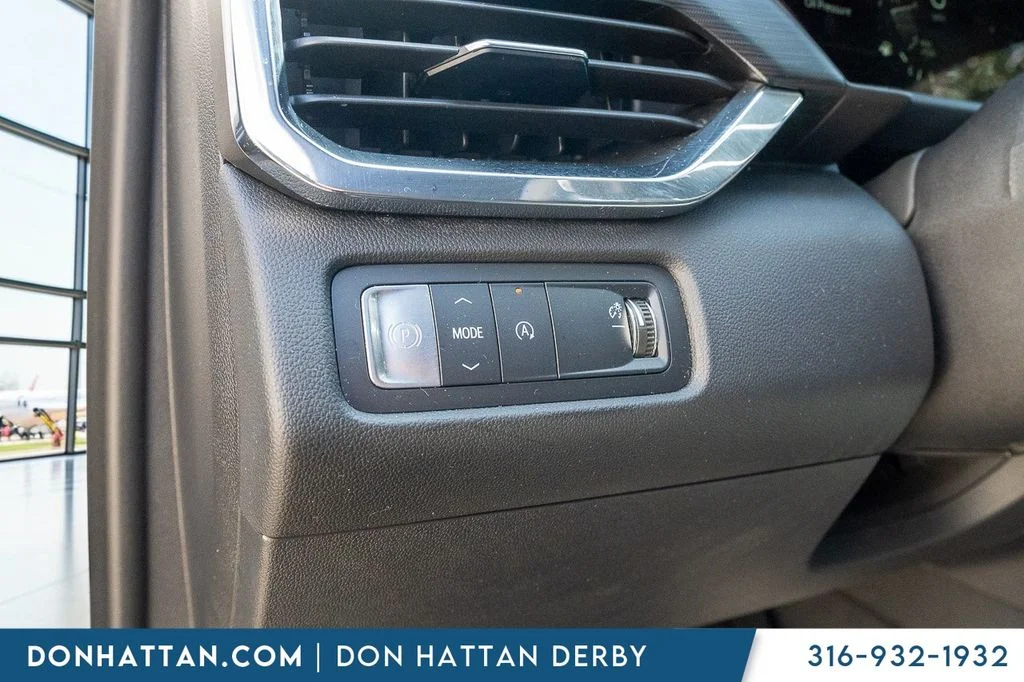 Used 2025 Silver GMC Elevation image 14