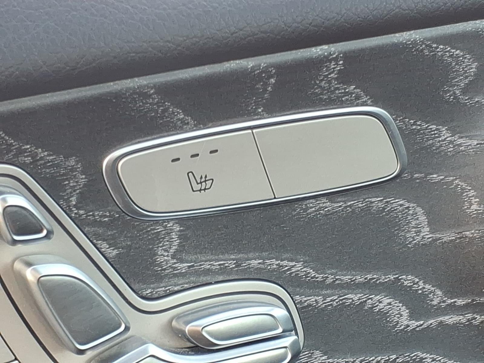 Used 2021  MERCEDES BENZ  image 5