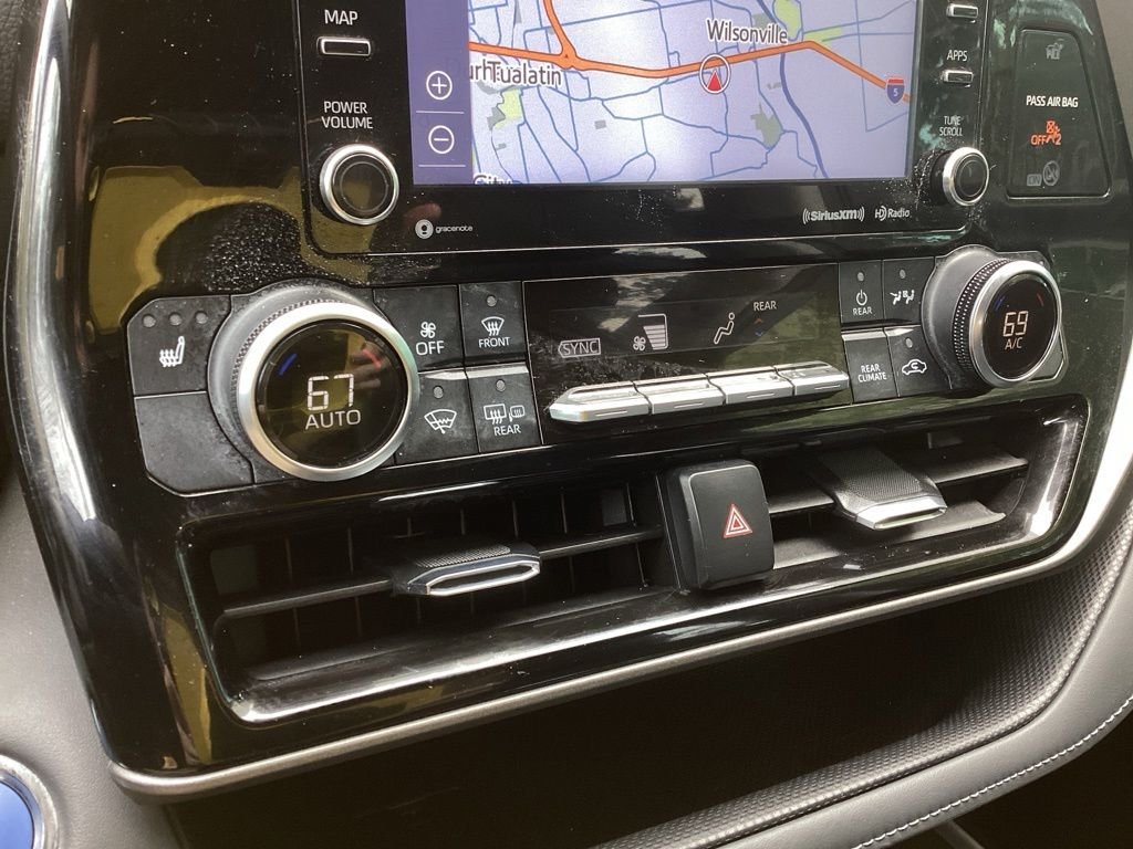 Used 2022  Toyota XLE image 16