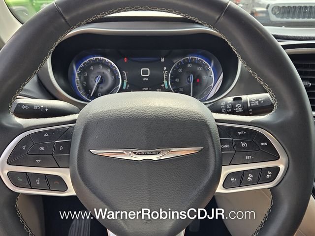 Used 2022 Black Chrysler Touring L image 26