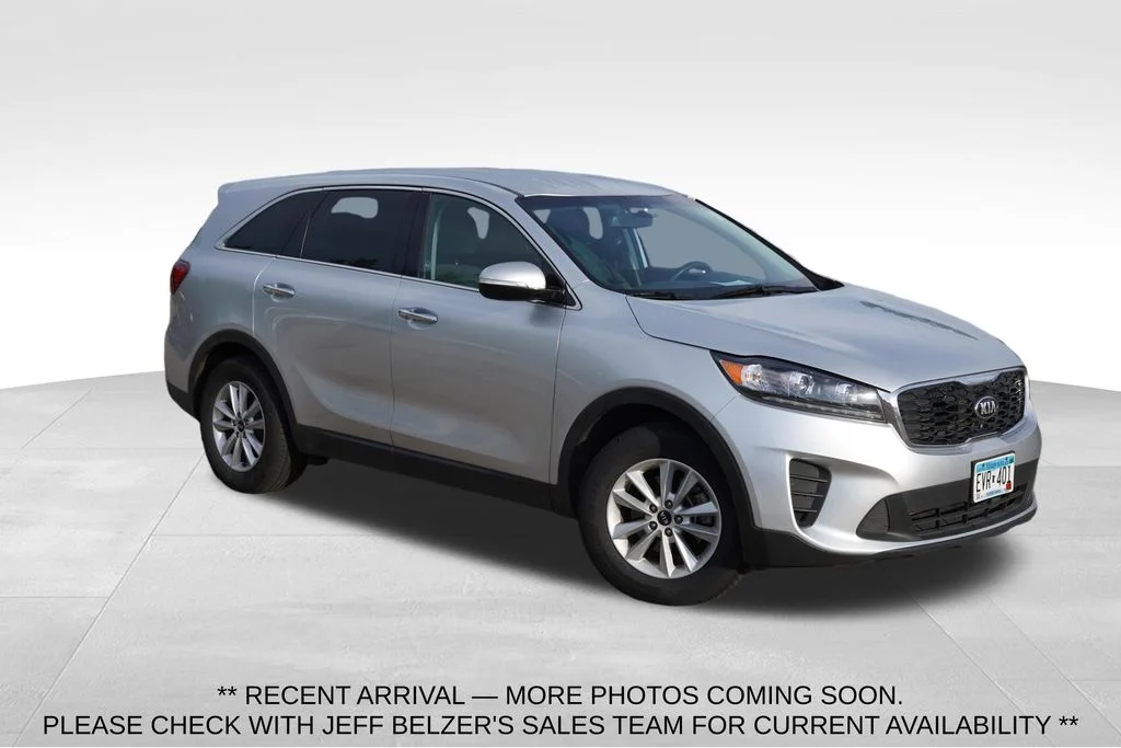 Used 2020 Sparkling Silver Kia LX image 1