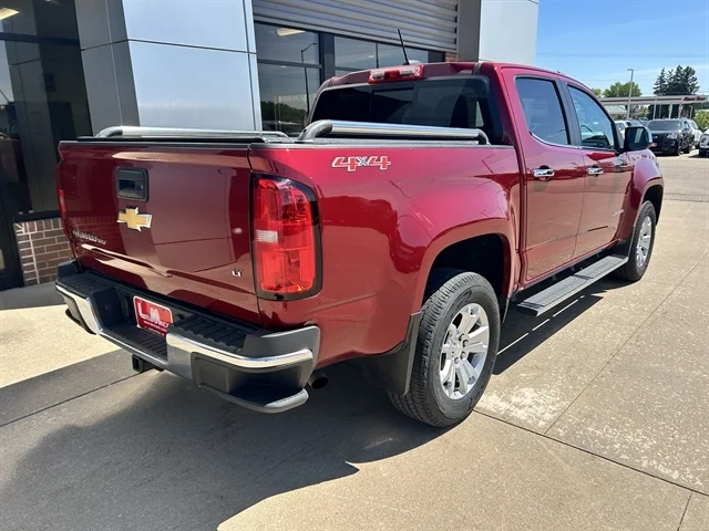 Used 2019 Red CHEVROLET 4WD LT image 4