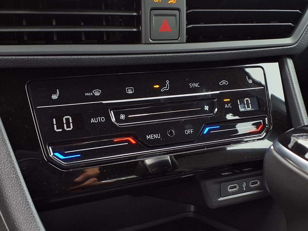 2025 Volkswagen Jetta Sport - Photo 9