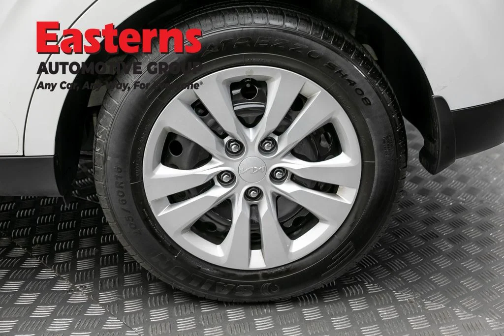 Used 2023 White Kia LX image 8