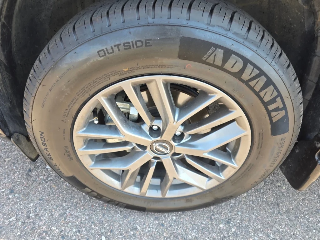 Used 2024 Boulder Gray Pearl Nissan Platinum image 9