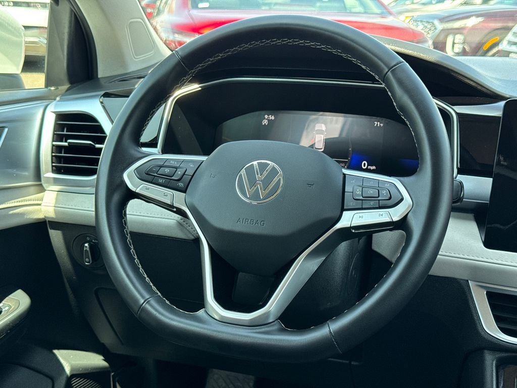 Used 2025 Silver Volkswagen 1.5T SE image 22