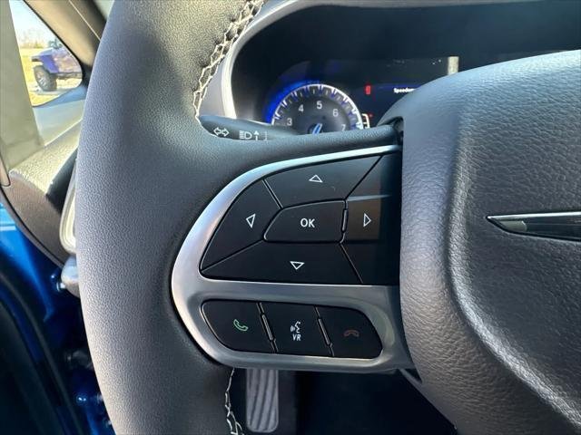 New 2026 Hydro Blue Pearl-Coat Exterior Paint Chrysler Select image 22