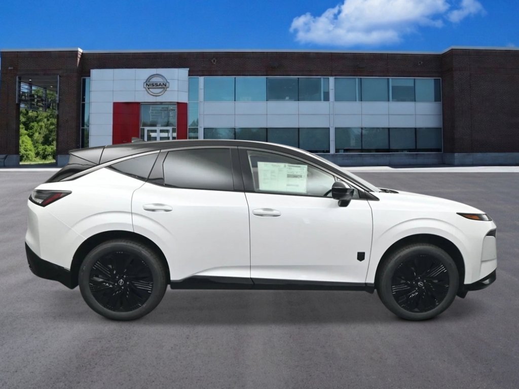New 2027 Everest White Pearl Tricoat/Super Black Nissan Dark Armor image 6