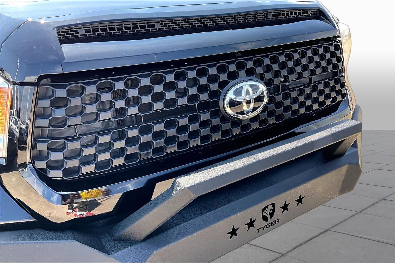 Used 2016 Black Toyota SR5 image 30
