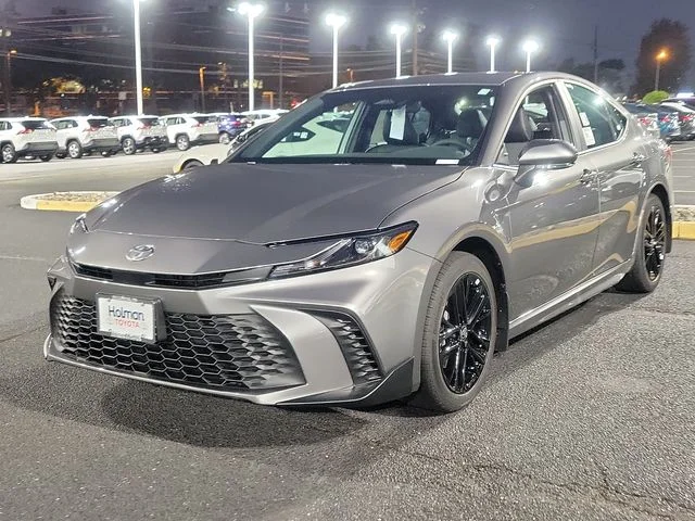 Used 2025  Toyota SE image 4