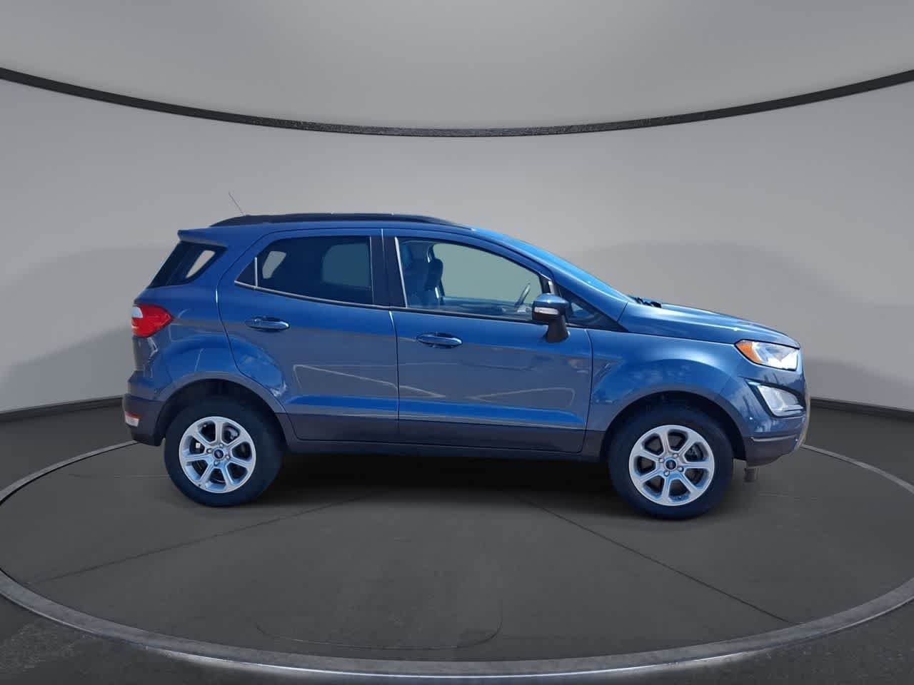 Used 2022 Blue Metallic Ford SE image 9