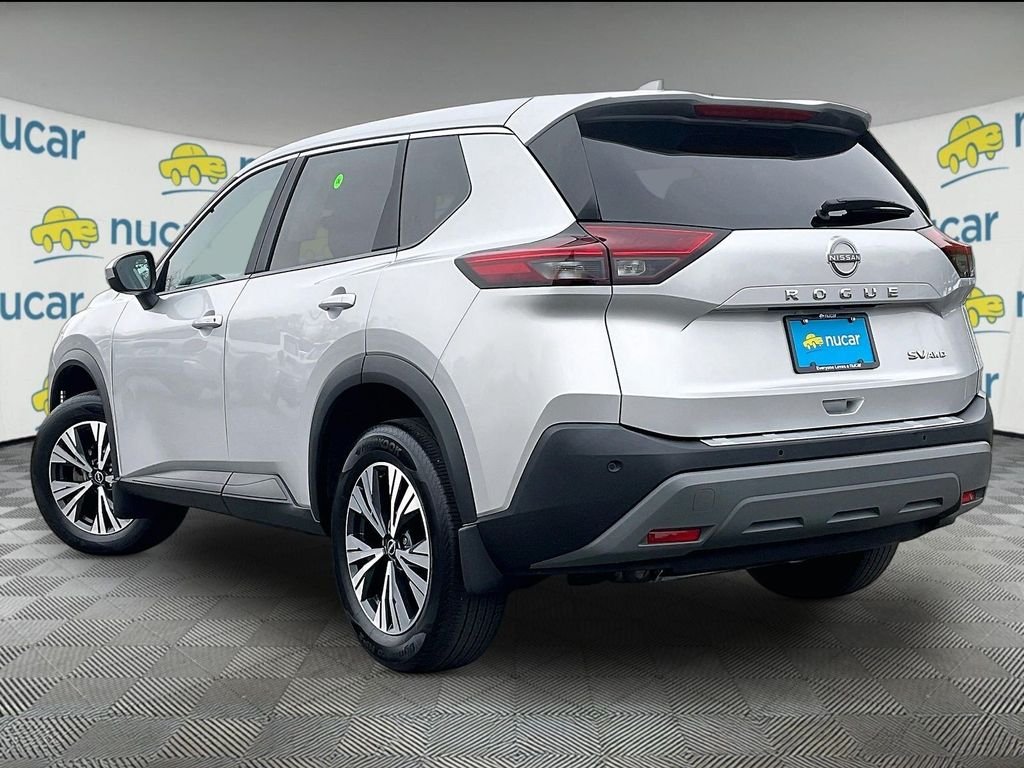 Used 2023 Silver Nissan SV image 4