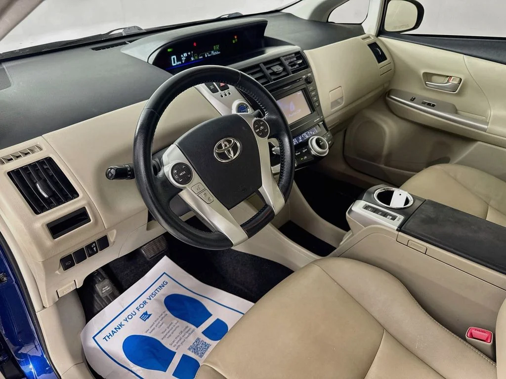 Used 2013 Blue Toyota Five image 9