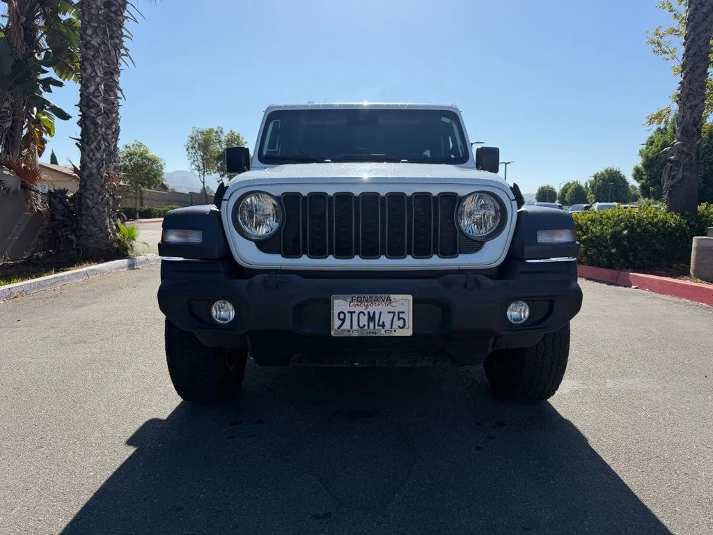 Used 2024 White Jeep Sport S image 3