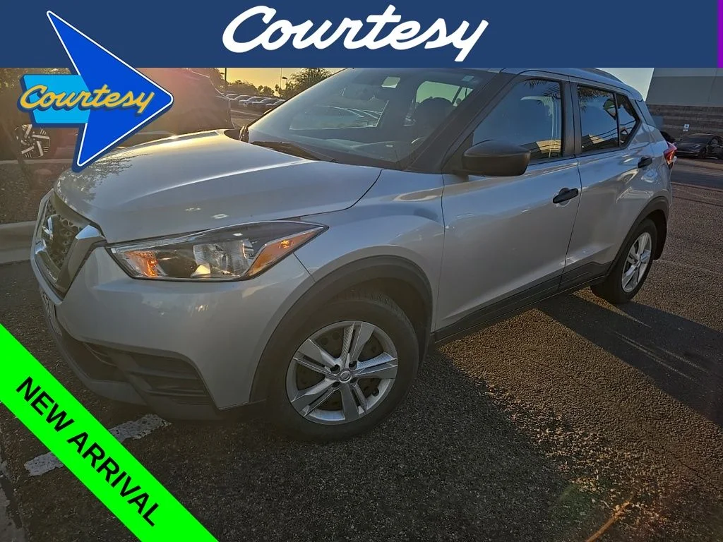 Used 2019 Silver Nissan S image 1