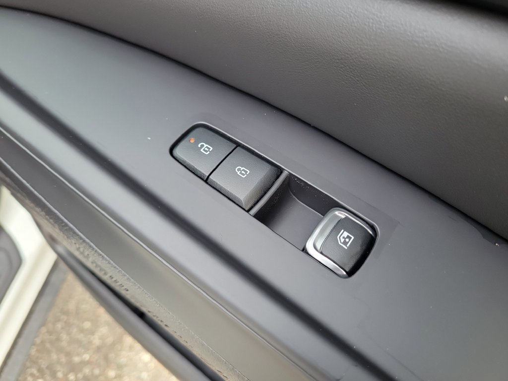 New 2026 Snow White Pearl Kia SX Prestige image 11