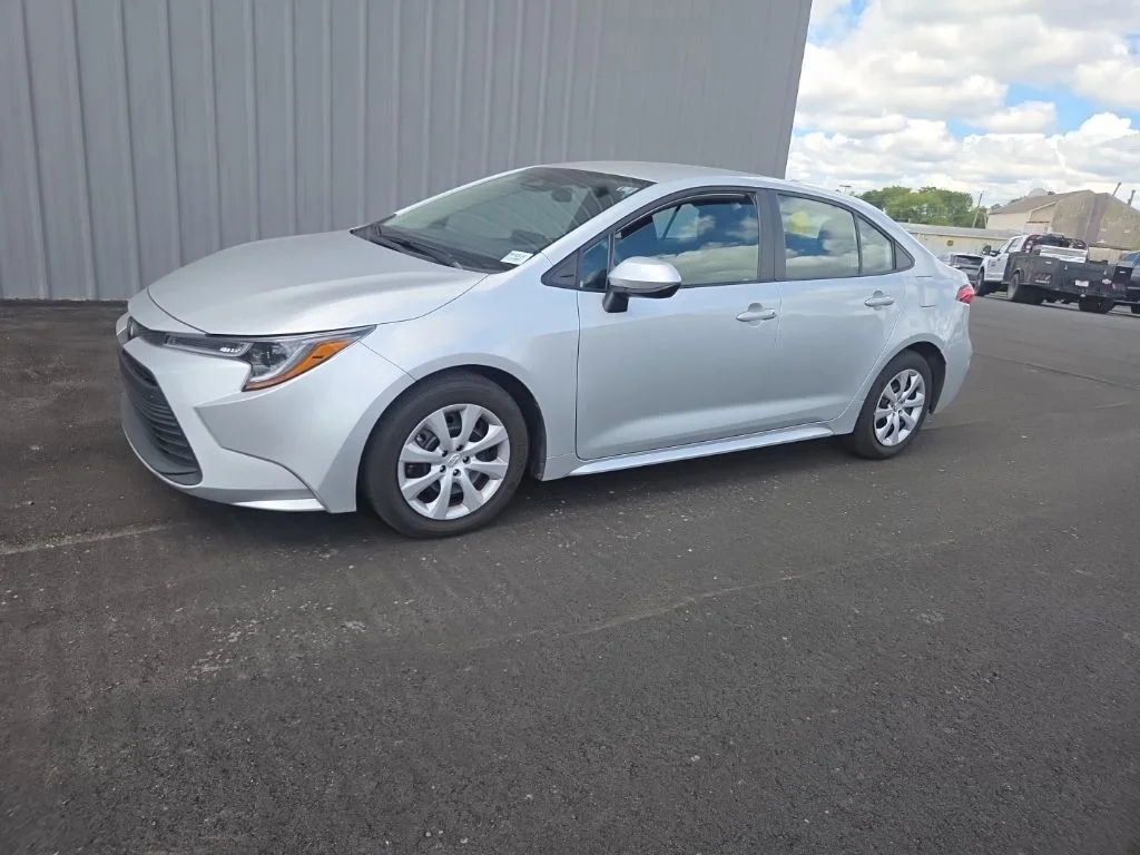 Used 2025 Silver Toyota LE image 5