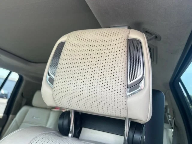 Used 2023 Crystal White Tricoat Cadillac Sport Platinum image 27