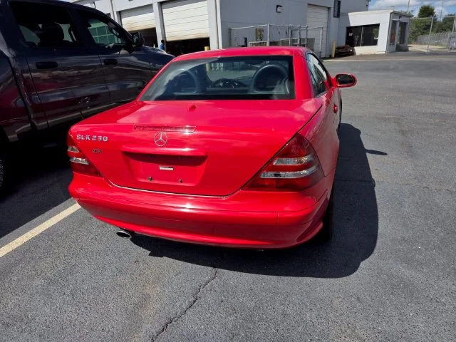 Used 2001  Mercedes-Benz SLK 230 image 16
