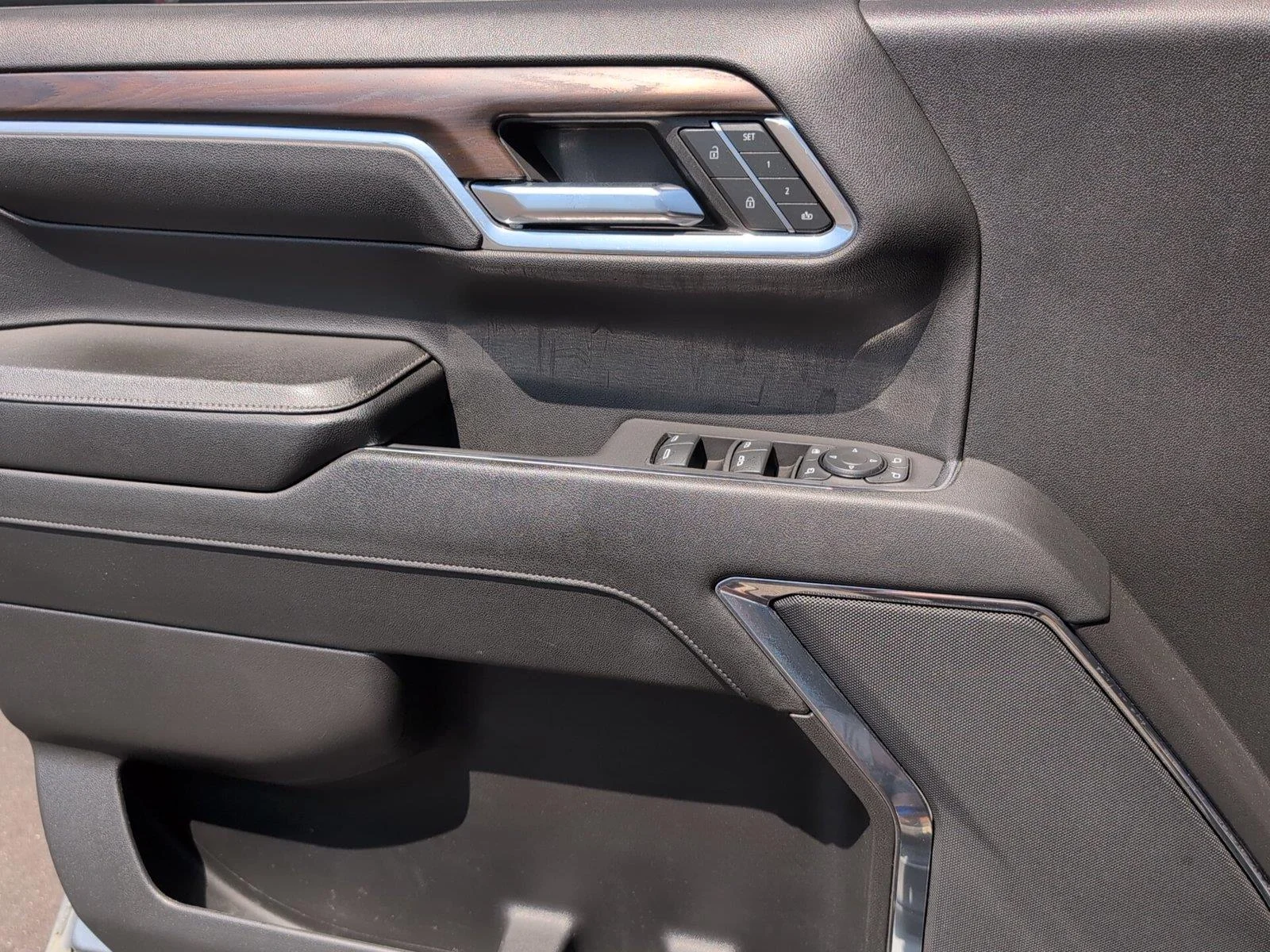 Used 2024 Sterling Metallic GMC SLT image 17