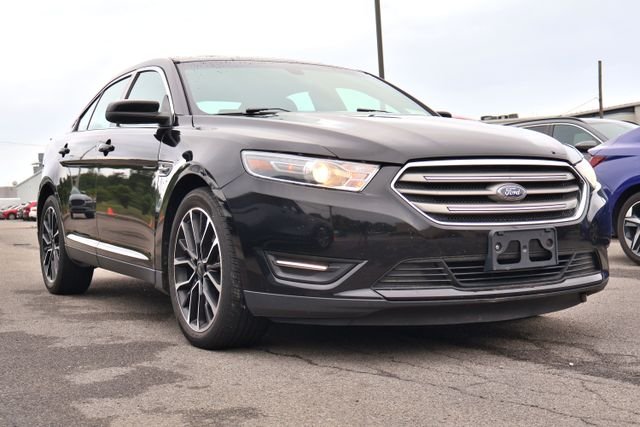 Used 2019 Black Ford SEL image 6