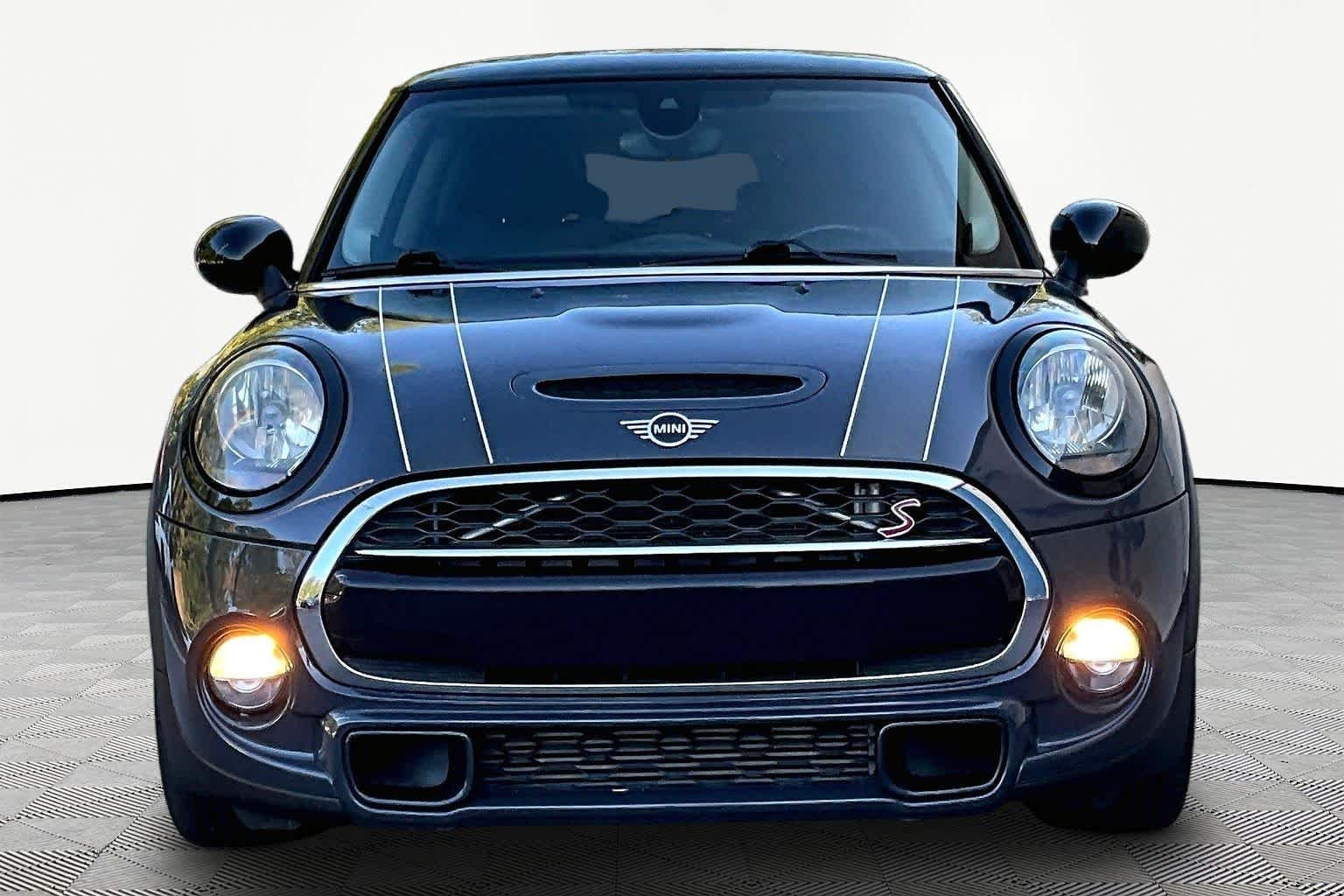 Used 2019 Thunder Grey Metallic MINI Cooper S image 4