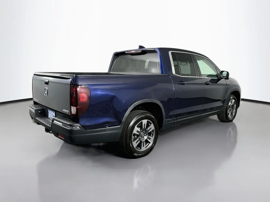 Used 2018 Obsidian Blue Pearl Honda RTL-T image 8