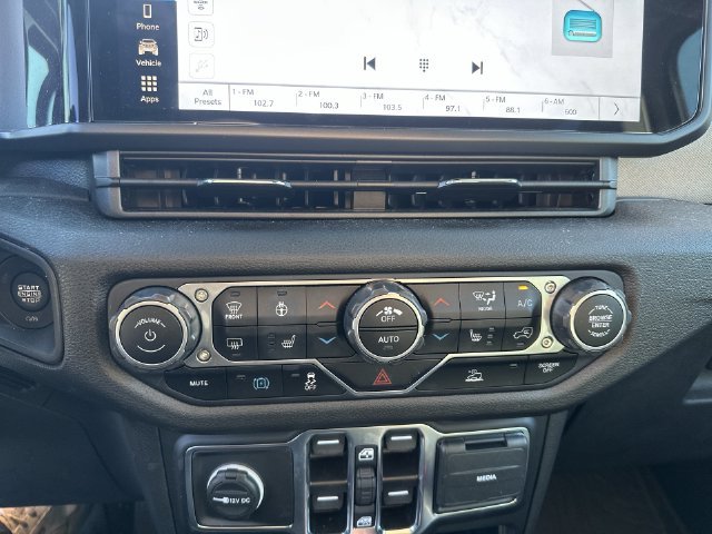 Used 2024 White Jeep Sport S 4xe image 25