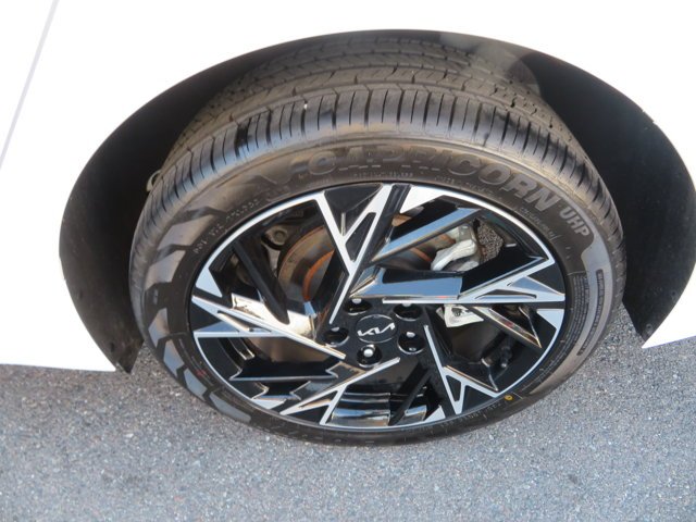 Used 2022 Glacial White Pearl Kia LX image 35