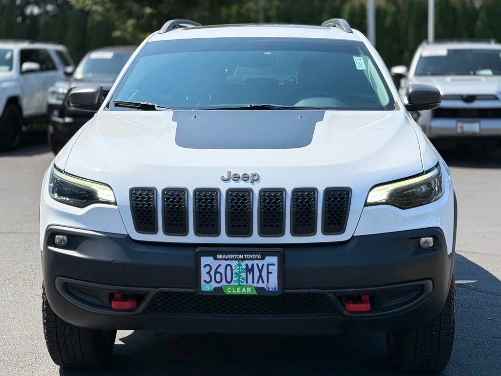 Used 2019 Bright White Clearcoat Jeep Trailhawk image 8