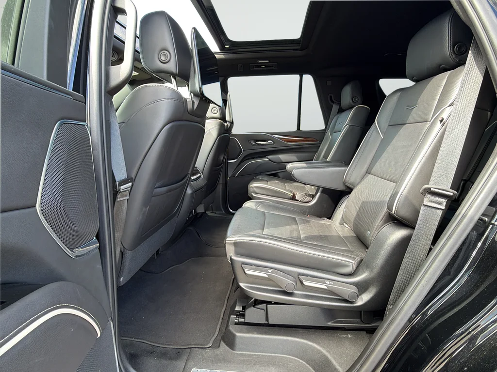 Used 2021 Black Cadillac Sport image 17