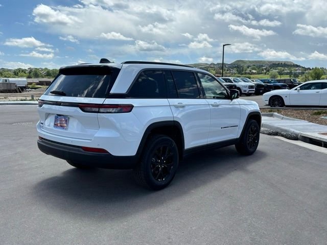 New 2026 Bright White Clear-Coat Exterior Paint Jeep Altitude image 5
