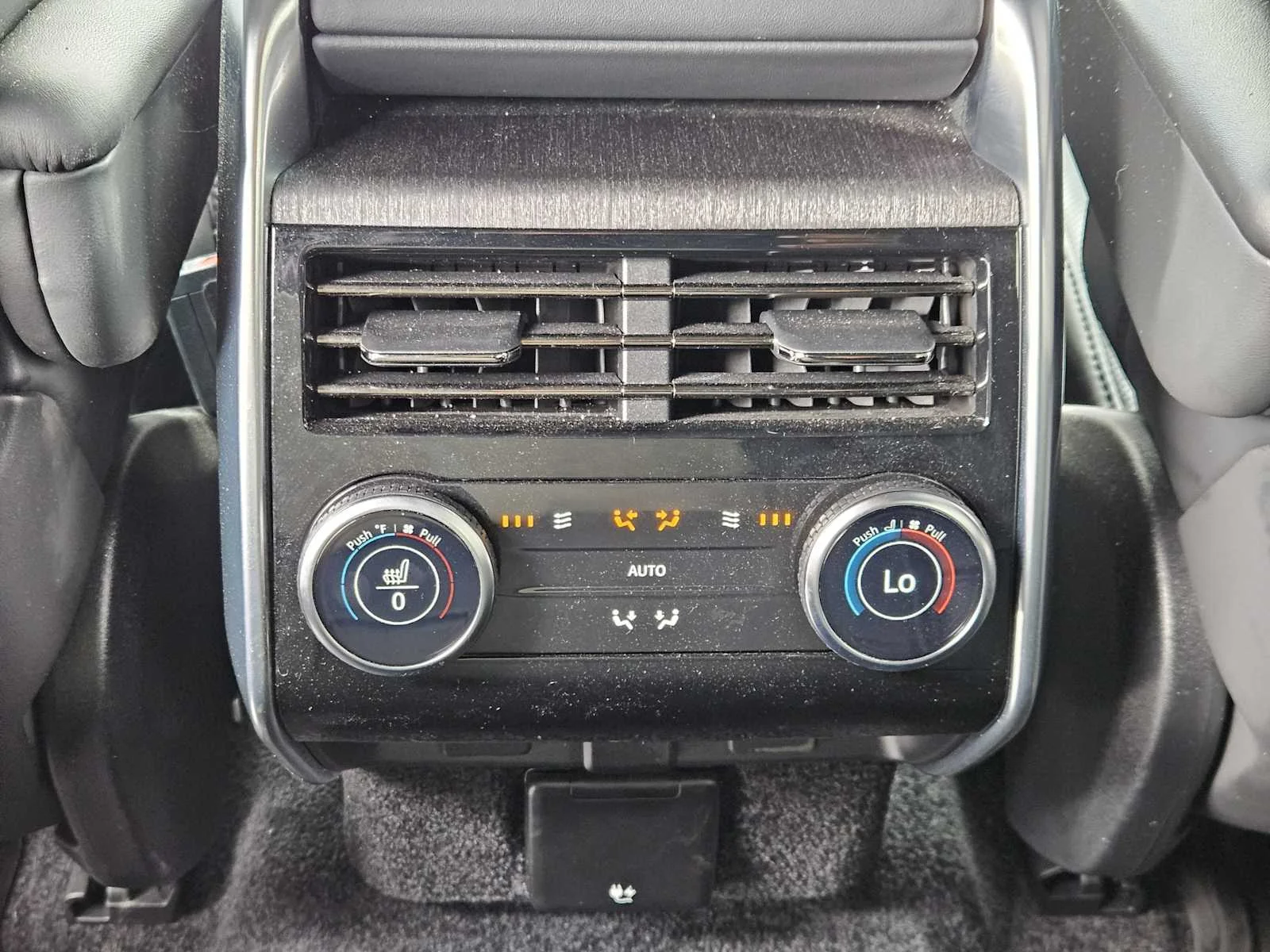 Certified Used 2024 Santorini Black Metallic Land Rover SE image 29
