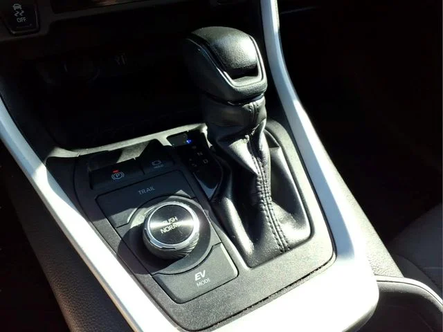 Used 2024 White Toyota XLE image 20