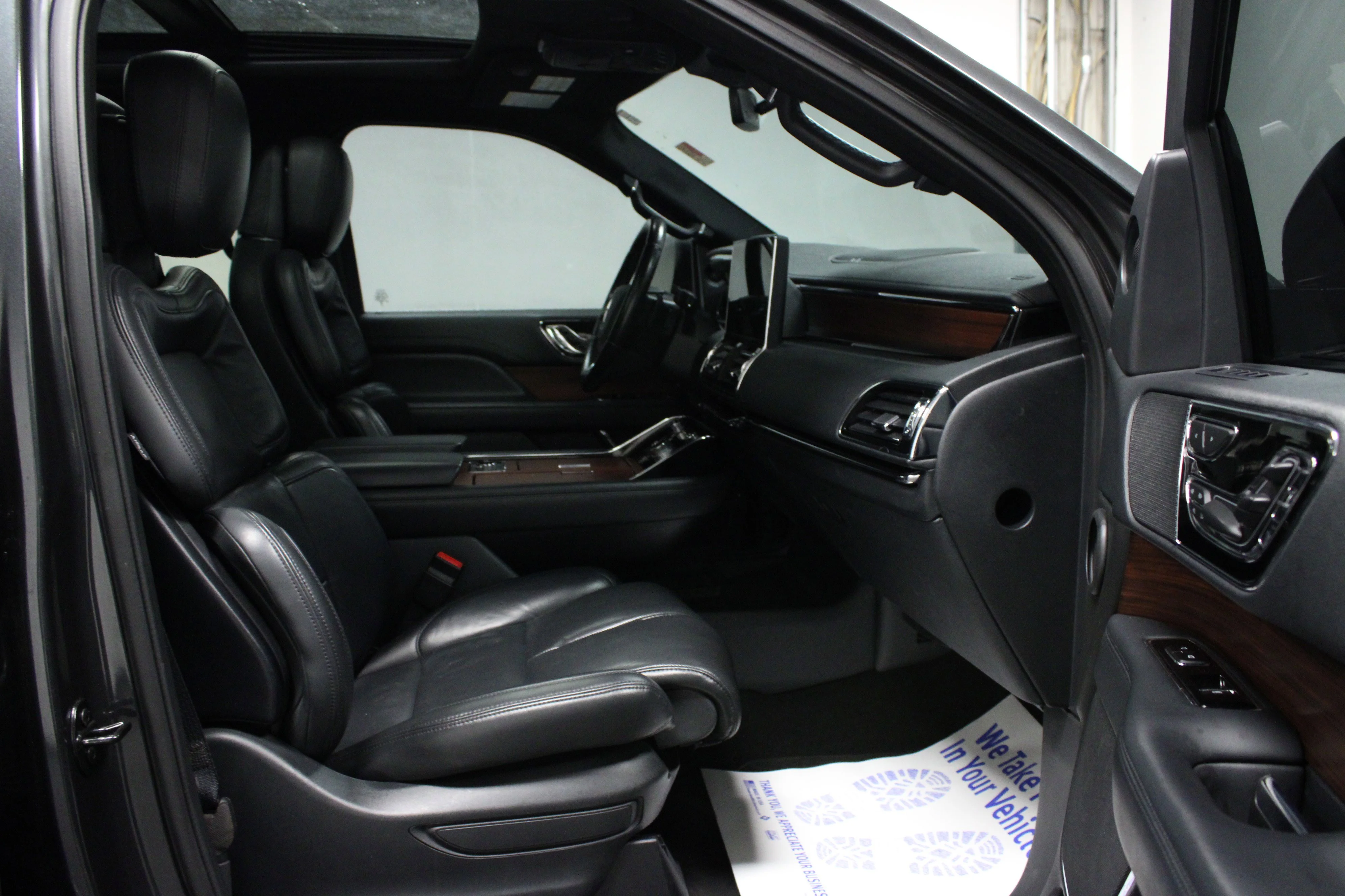 Used 2023 Starlight Gray Premium Colorant Lincoln Reserve image 17