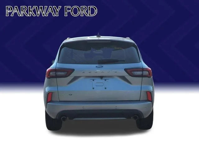 Used 2023 Silver Ford ST-Line image 4