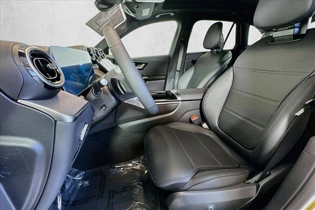 New 2026 Polar White Mercedes-Benz GLC 300 image 48