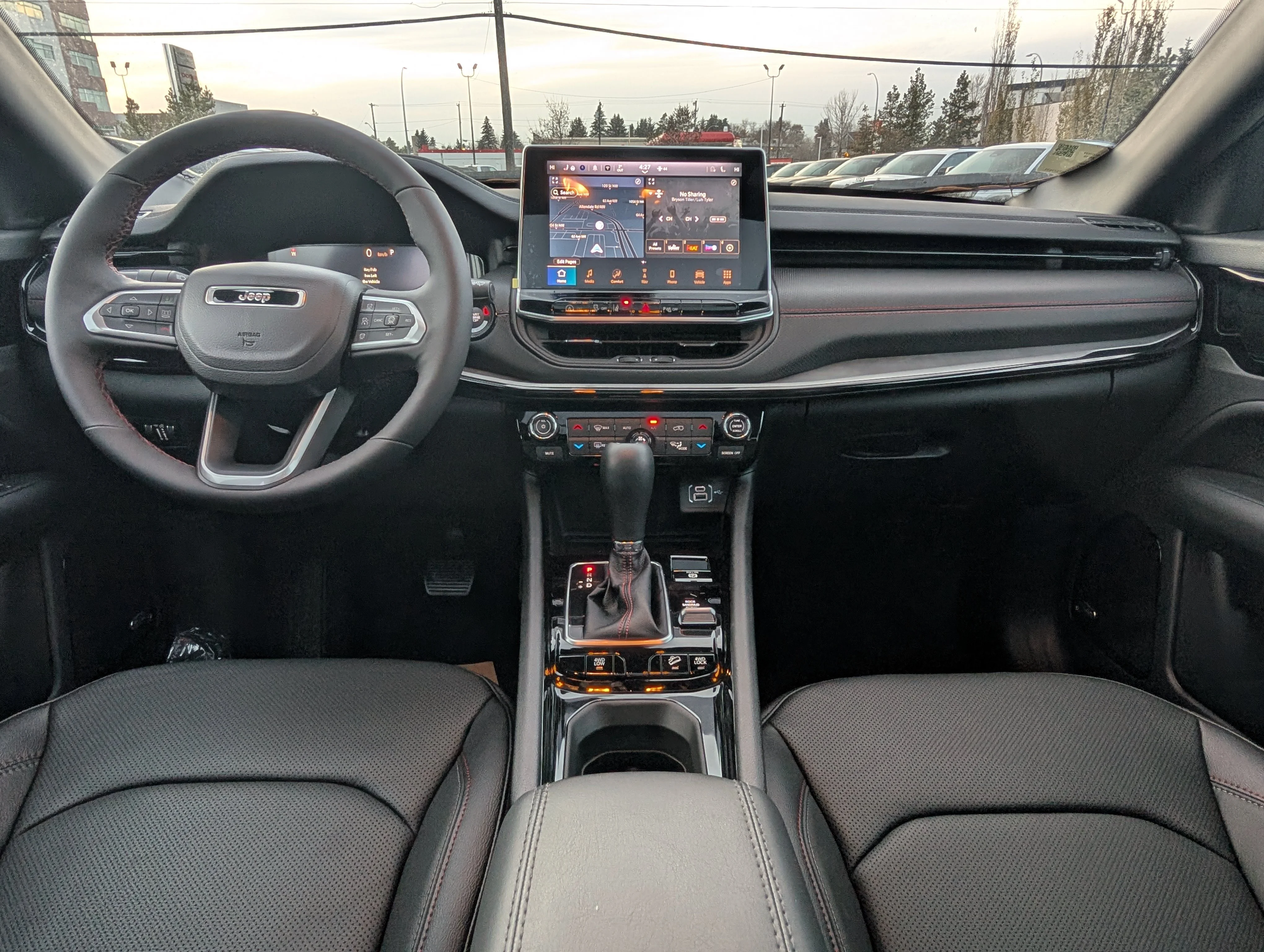 New 2025 Diamond Black Crystal Pearl Jeep Trailhawk Elite image 21